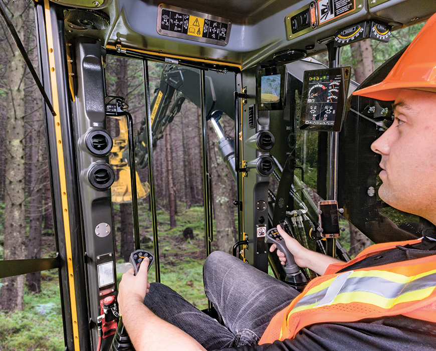 Interior de la cabina del L855E