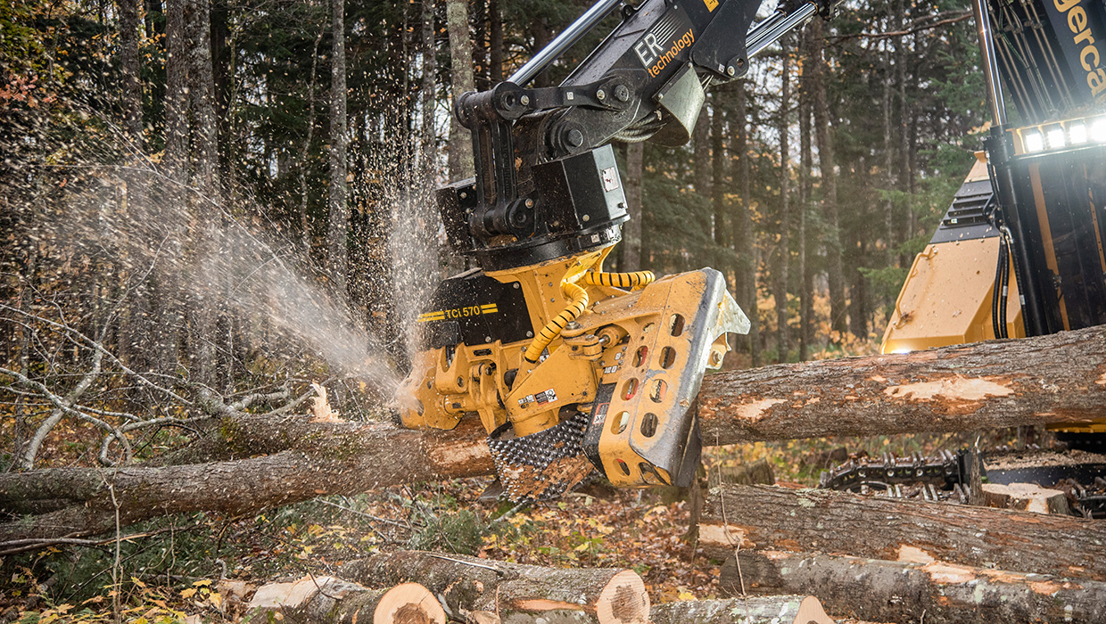 Image of a TCi 570 harvesting head working in the field