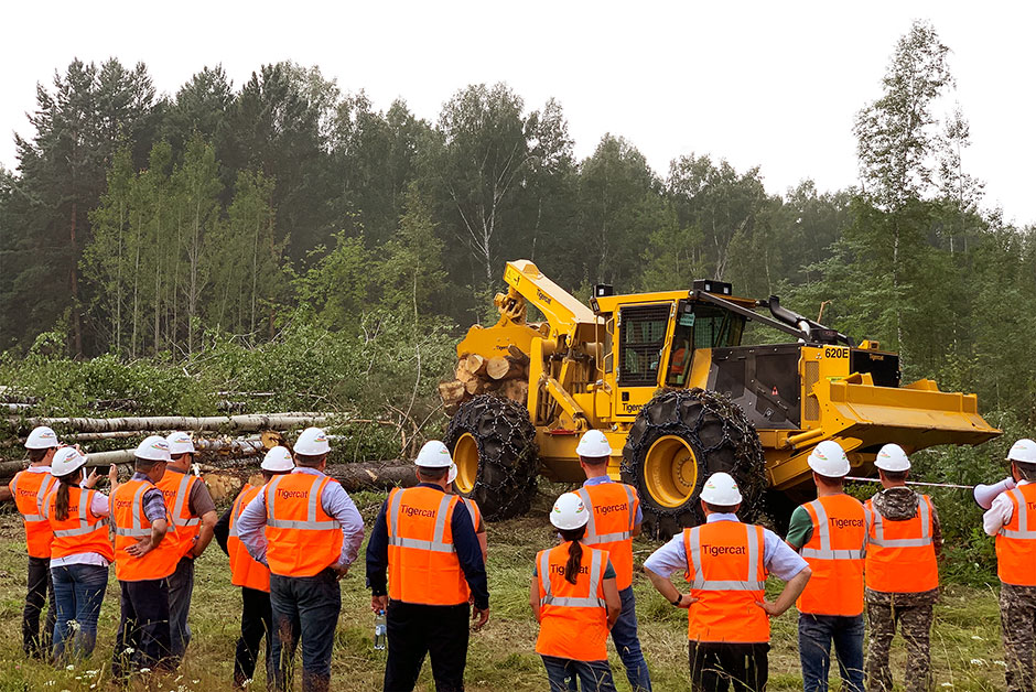 Forestry demo held by Tigercat dealer EkoNiva