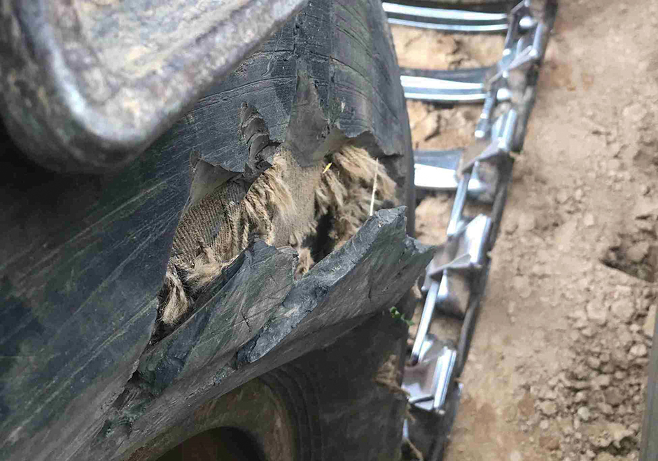 Imagen de desgaste excesivo en el lateral del neumático