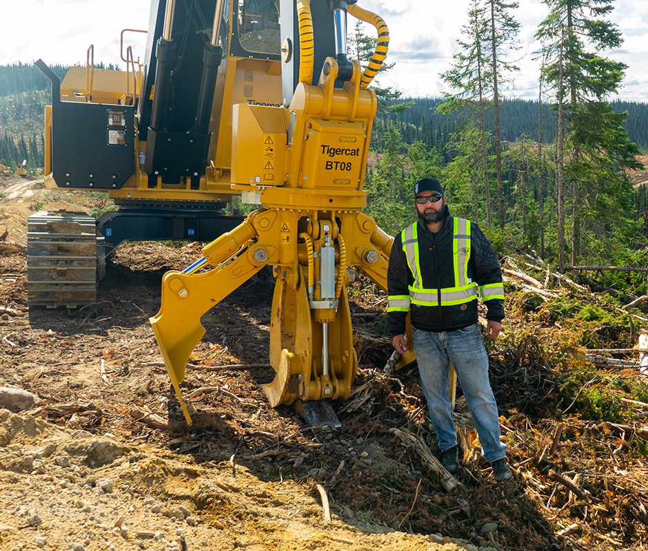 Foto de Benoit Lessard, operador do 880E.