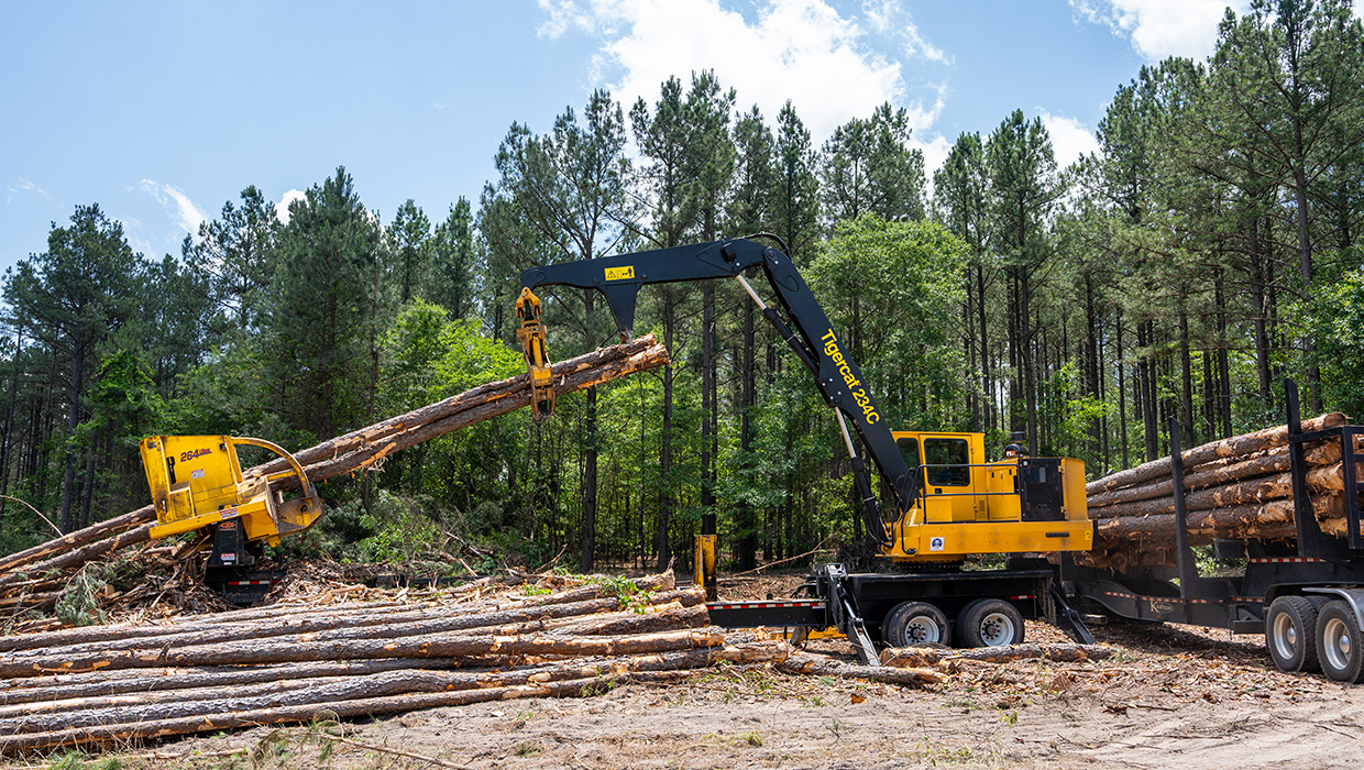 Image of a Tigercat 234C loader working in the field