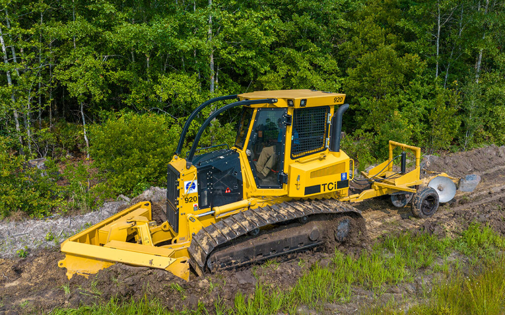 TCi 920 dozer with v-blade