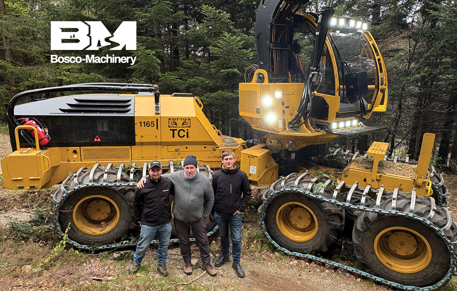 Key team members of Bosci Machinery in front of a TCi machine.