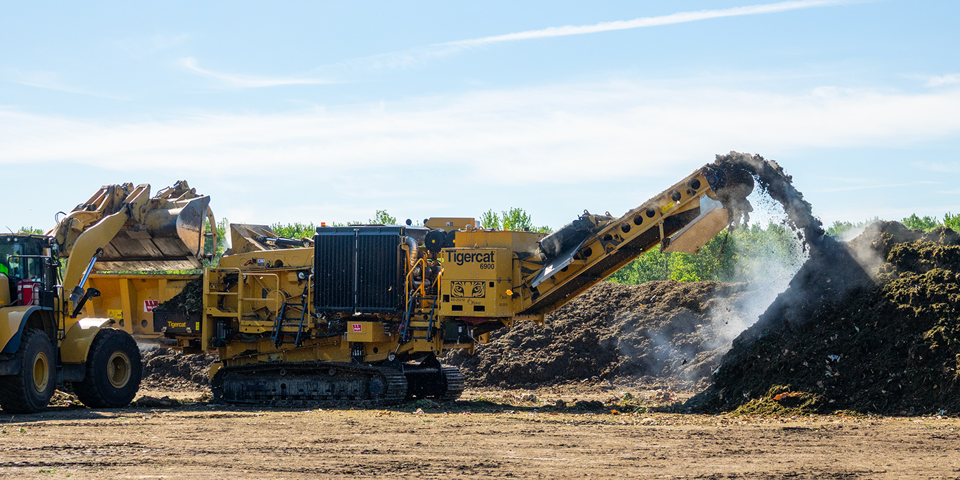 Tigercat 6900 grinder