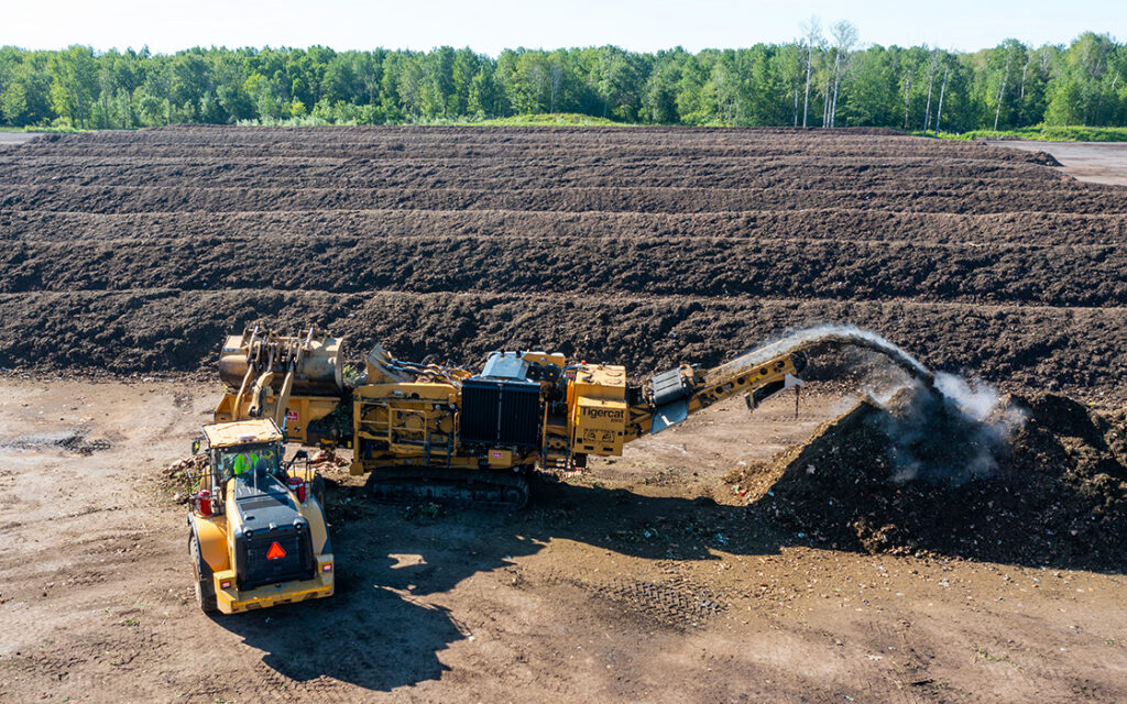 Tigercat 6900 grinder